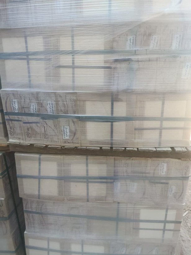 فروش ویژه خاک سفید سایز. 30*30 خاک سفید کالیبره کارتن و بسته بندی شیک کارخانه کیفیتش نسبت به قیمتش عالی عالی موجودی 25 پالت قیمت متری ۱۷۷ت