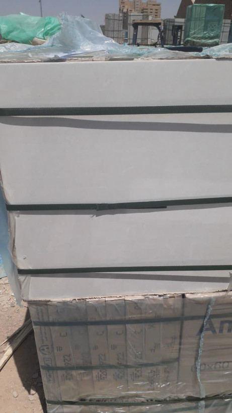 فروش ویژه پرسلان سایز 60*60 خاک سفید کالیبره درجه 3 کیفیتش عالی کارتن و بسته بندی شیک کارخانه قیمت متری ۲۸۵ تومان